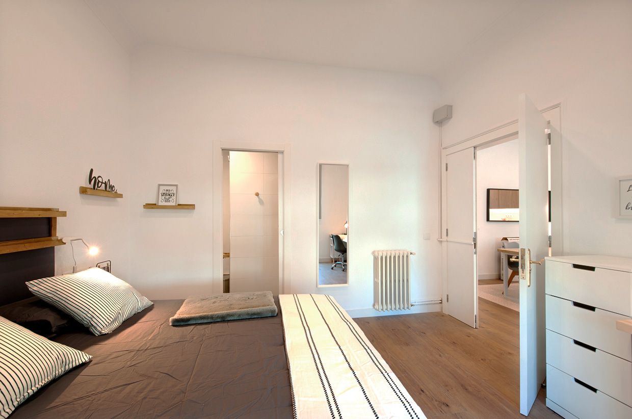 Balmes 335 Individual superior con baño privado 1